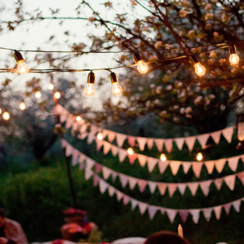 Comment créer une terrasse « guinguette » pour un été festif ?